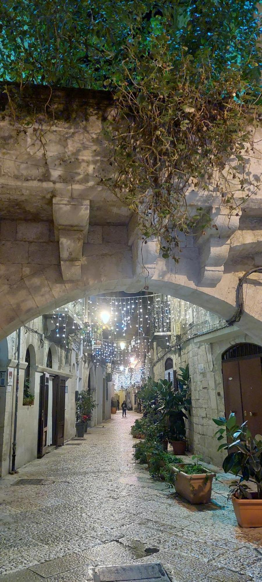La Corte Guest House Bari Exteriör bild
